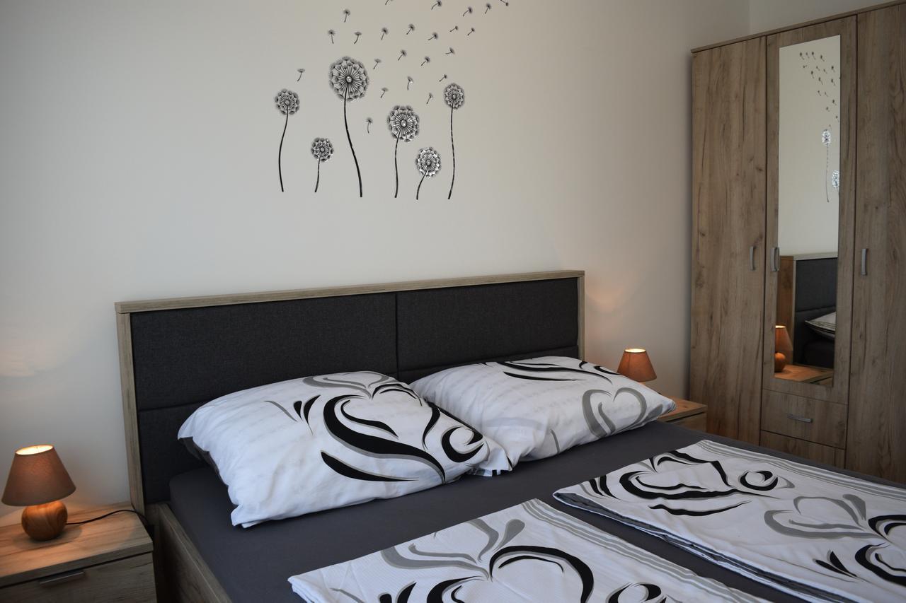 Kristina Apartments Tivat Kültér fotó